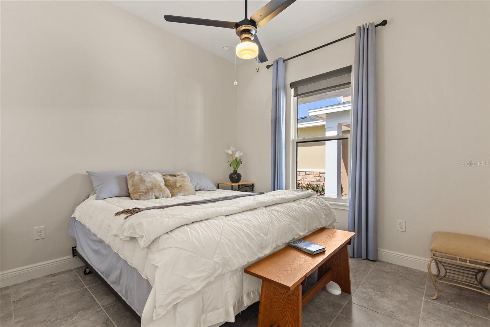 NORTHWEST LAKESIDE GROVES - Residential