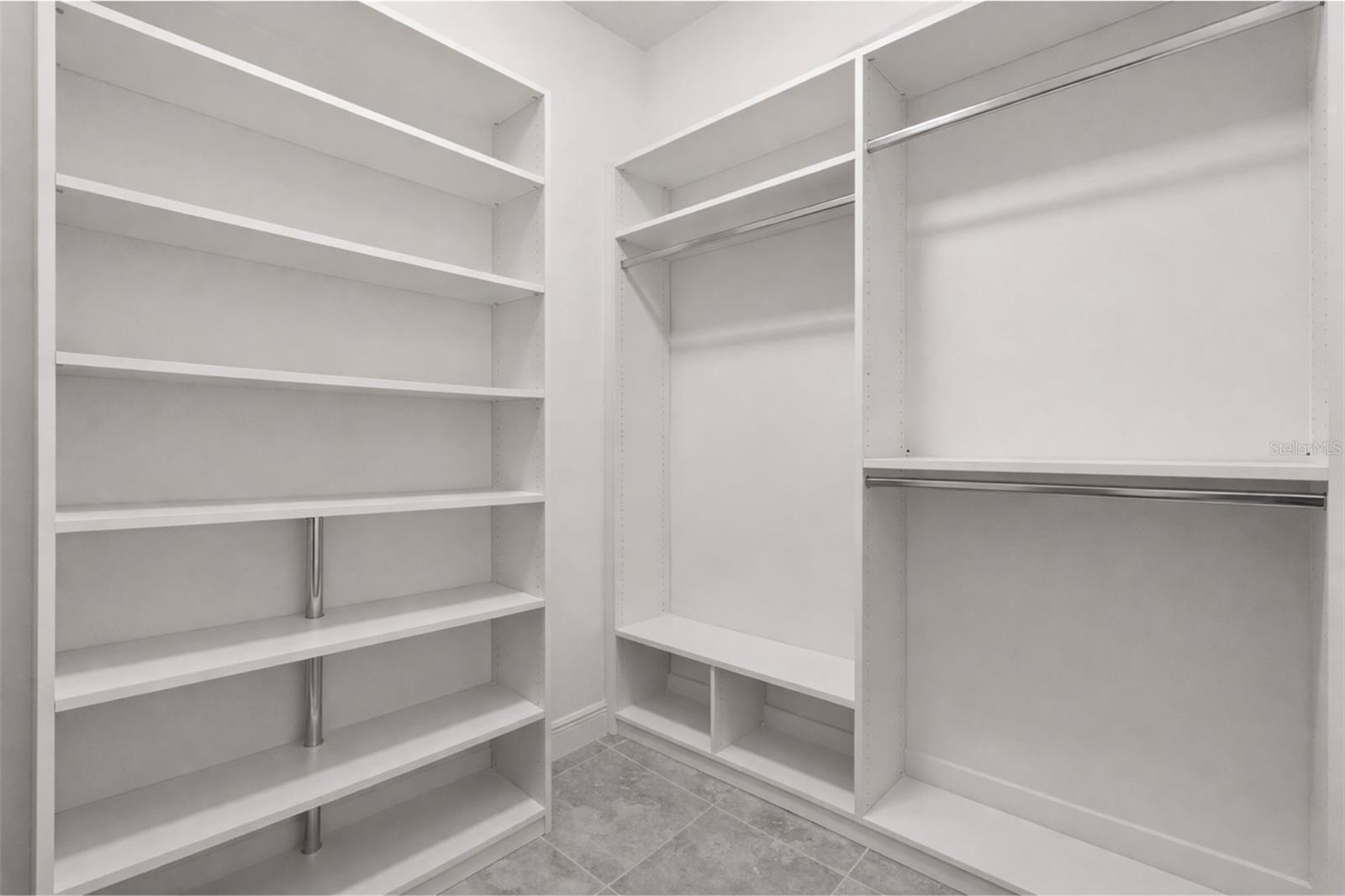 NORTHWEST LAKESIDE GROVES - Residential