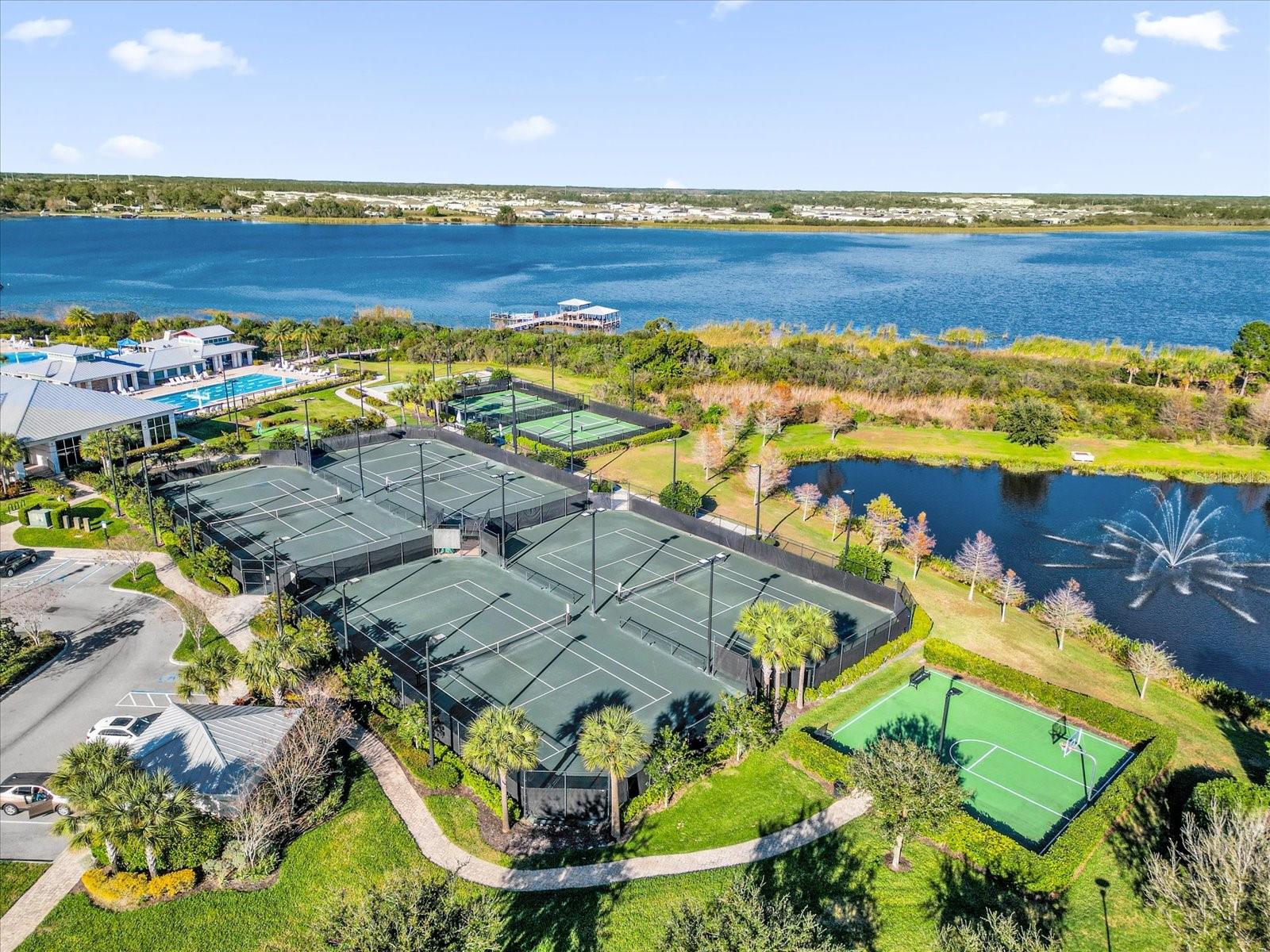 NORTHWEST LAKESIDE GROVES - Residential