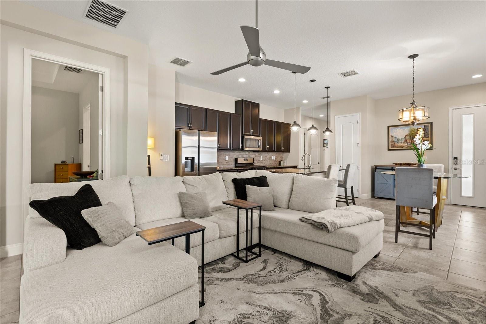 NORTHWEST LAKESIDE GROVES - Residential