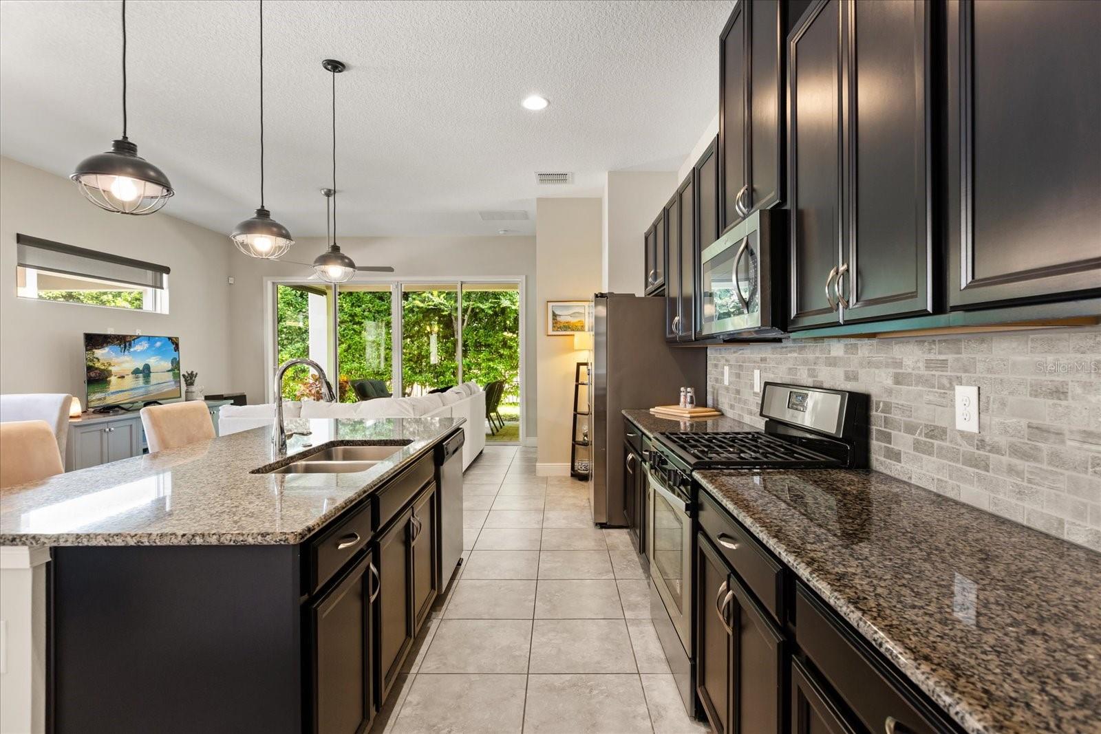 NORTHWEST LAKESIDE GROVES - Residential