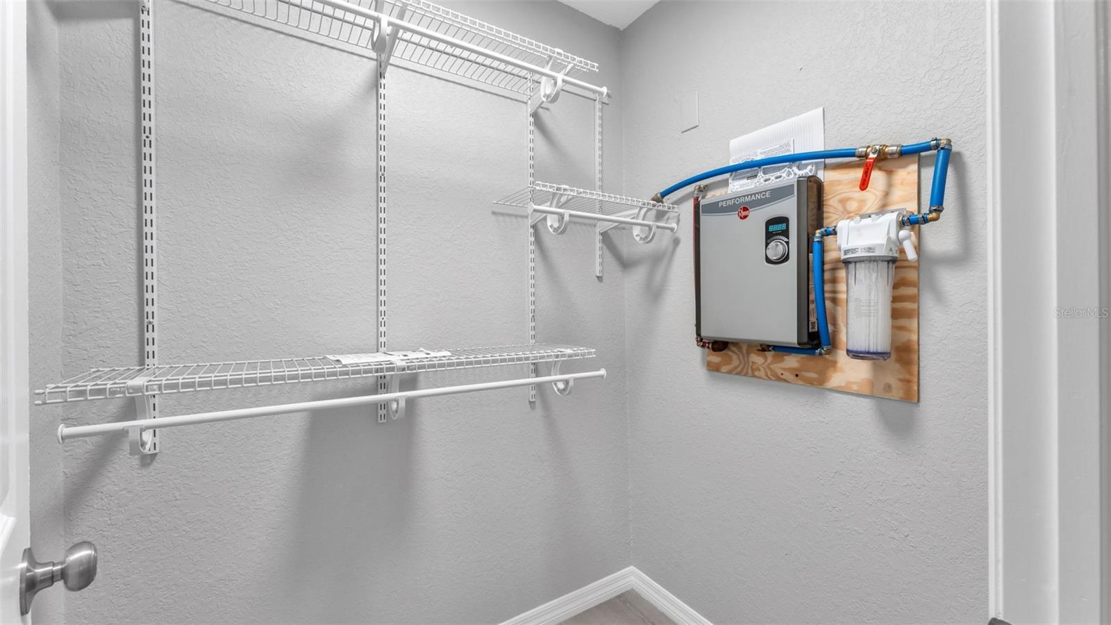 ROBINSON PINES - Residential