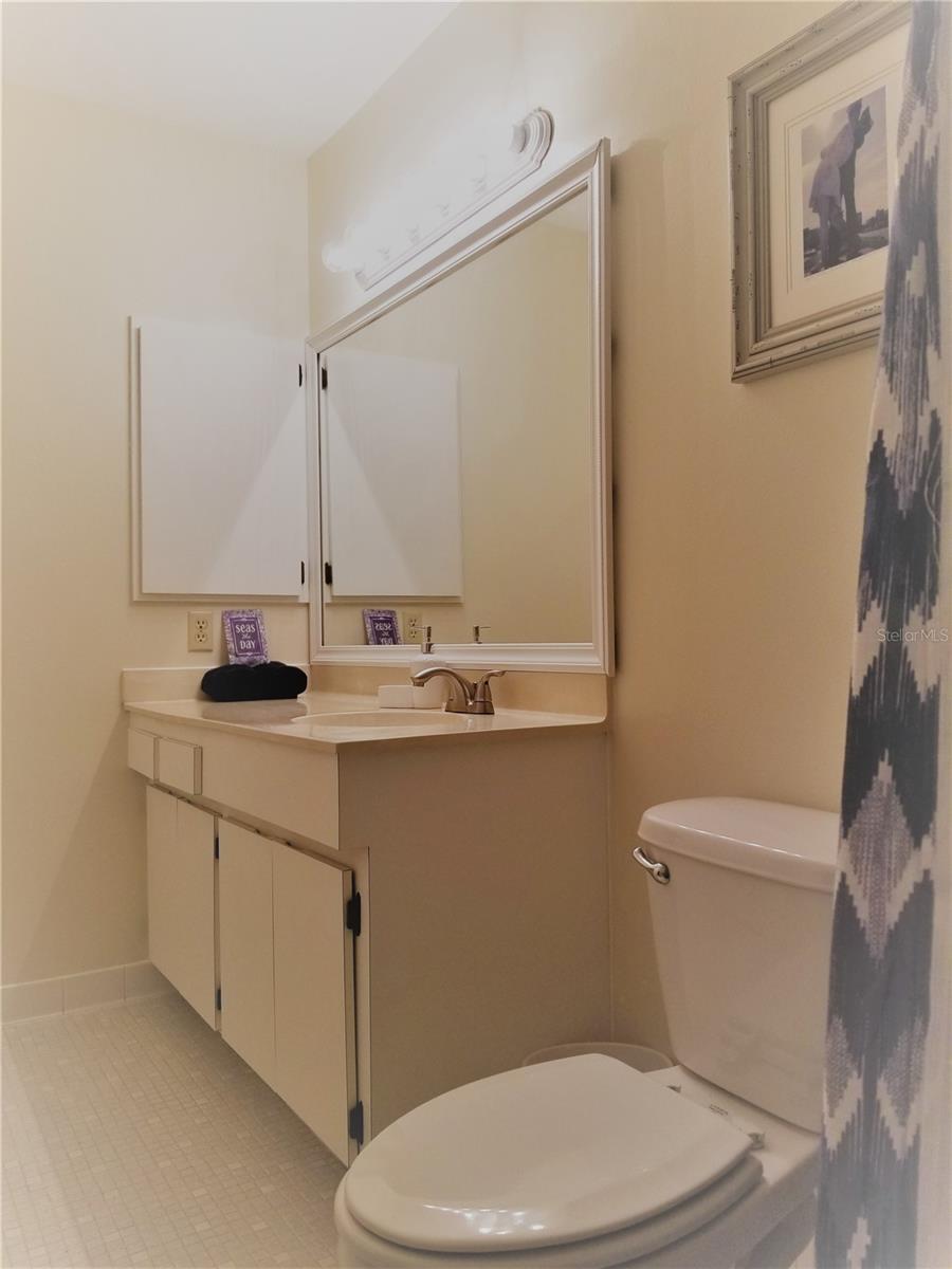 PALM-AIRE AT SARASOTA 8-C CO - Residential Lease