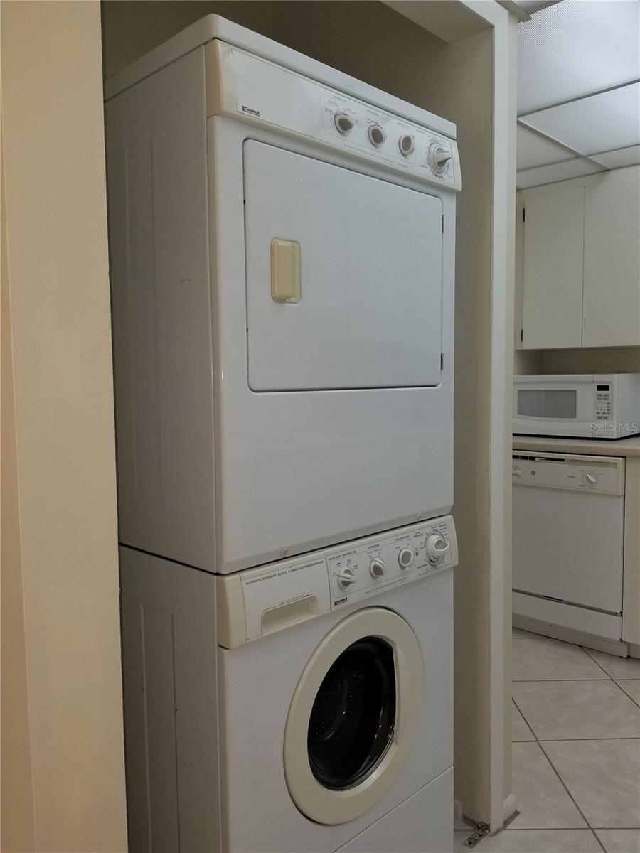PALM-AIRE AT SARASOTA 8-C CO - Residential Lease