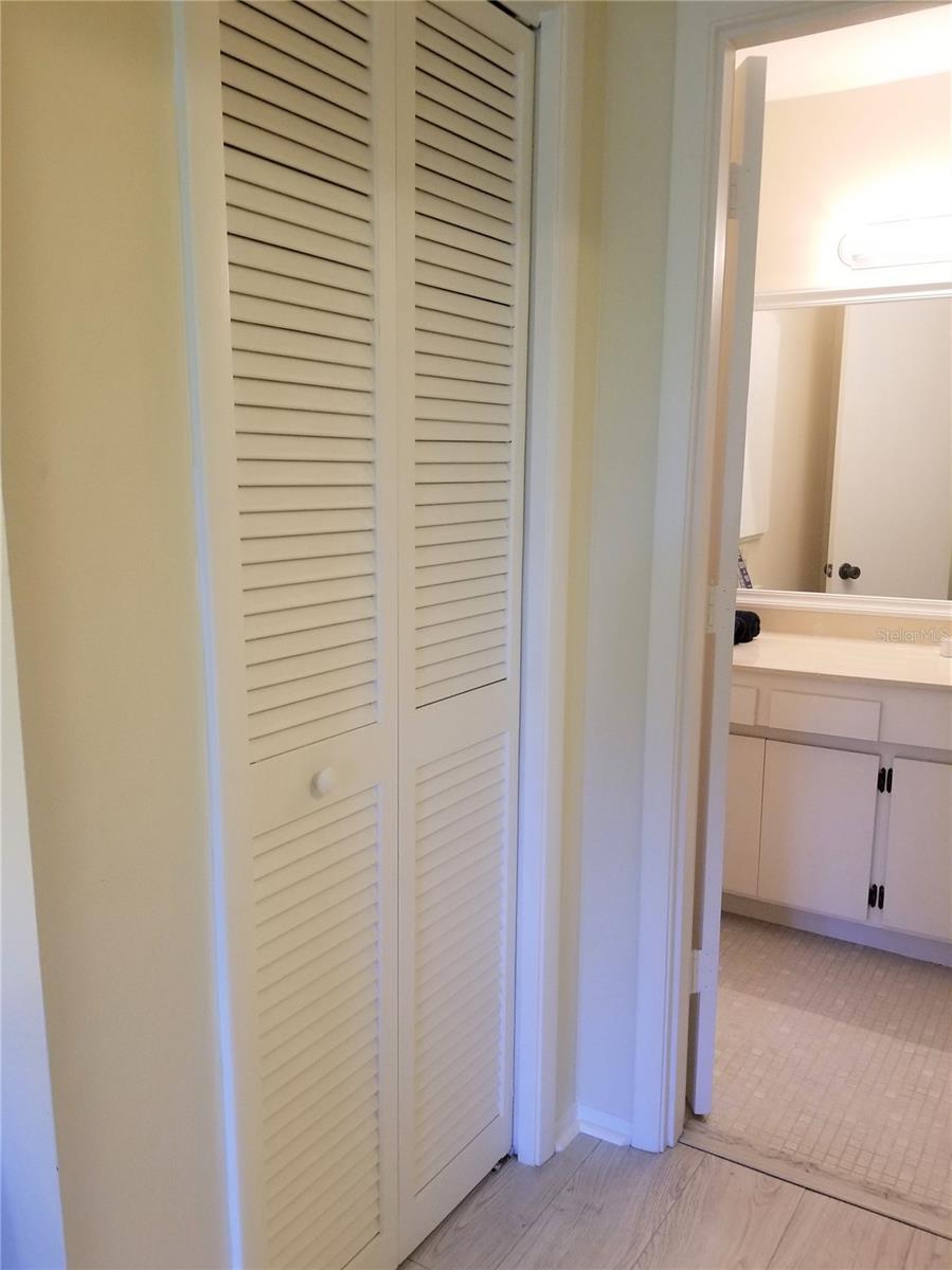 PALM-AIRE AT SARASOTA 8-C CO - Residential Lease