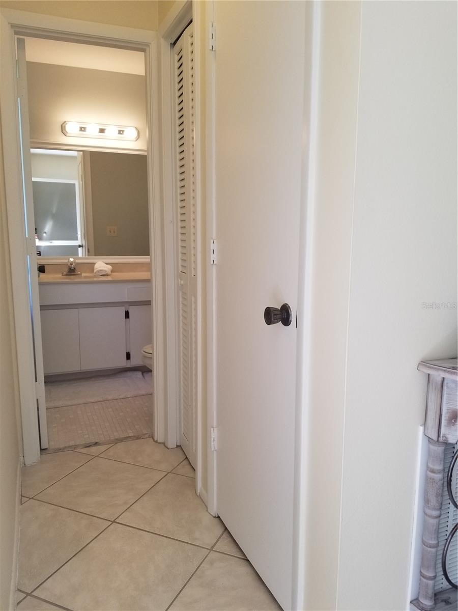 PALM-AIRE AT SARASOTA 8-C CO - Residential Lease