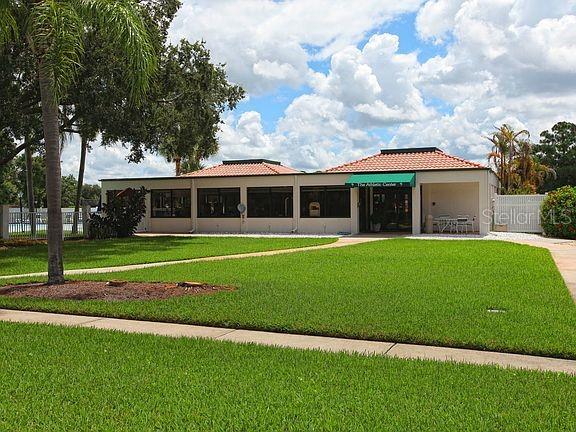 PALM-AIRE AT SARASOTA 8-C CO - Residential Lease