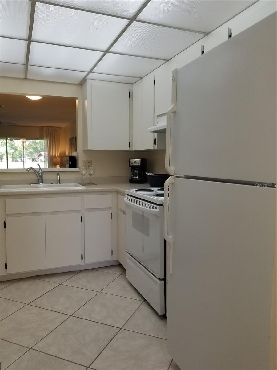 PALM-AIRE AT SARASOTA 8-C CO - Residential Lease