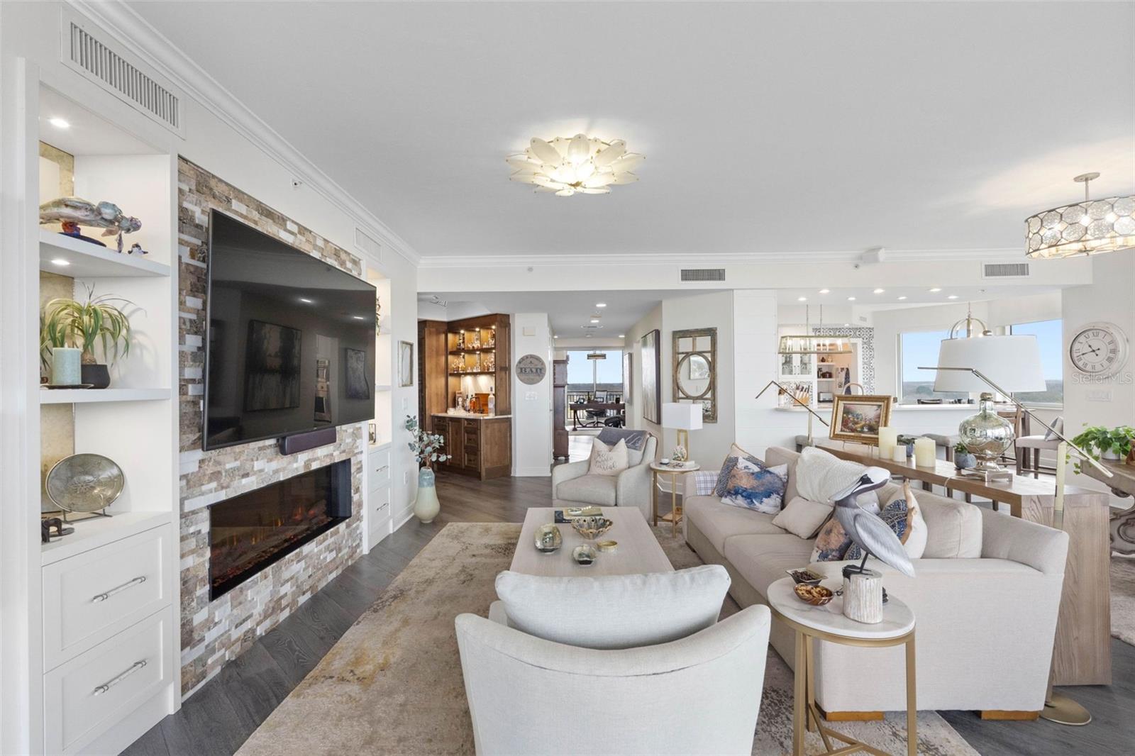 CASTILLO AT WESTSHORE YACHT CL - Residential