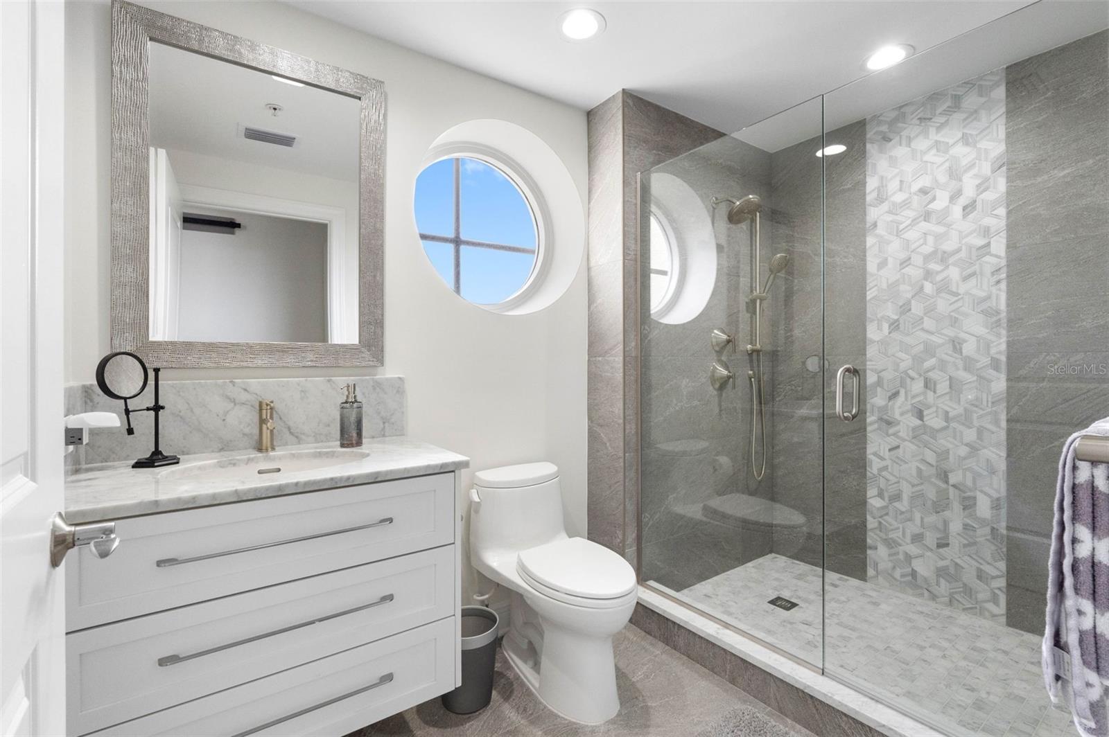 CASTILLO AT WESTSHORE YACHT CL - Residential