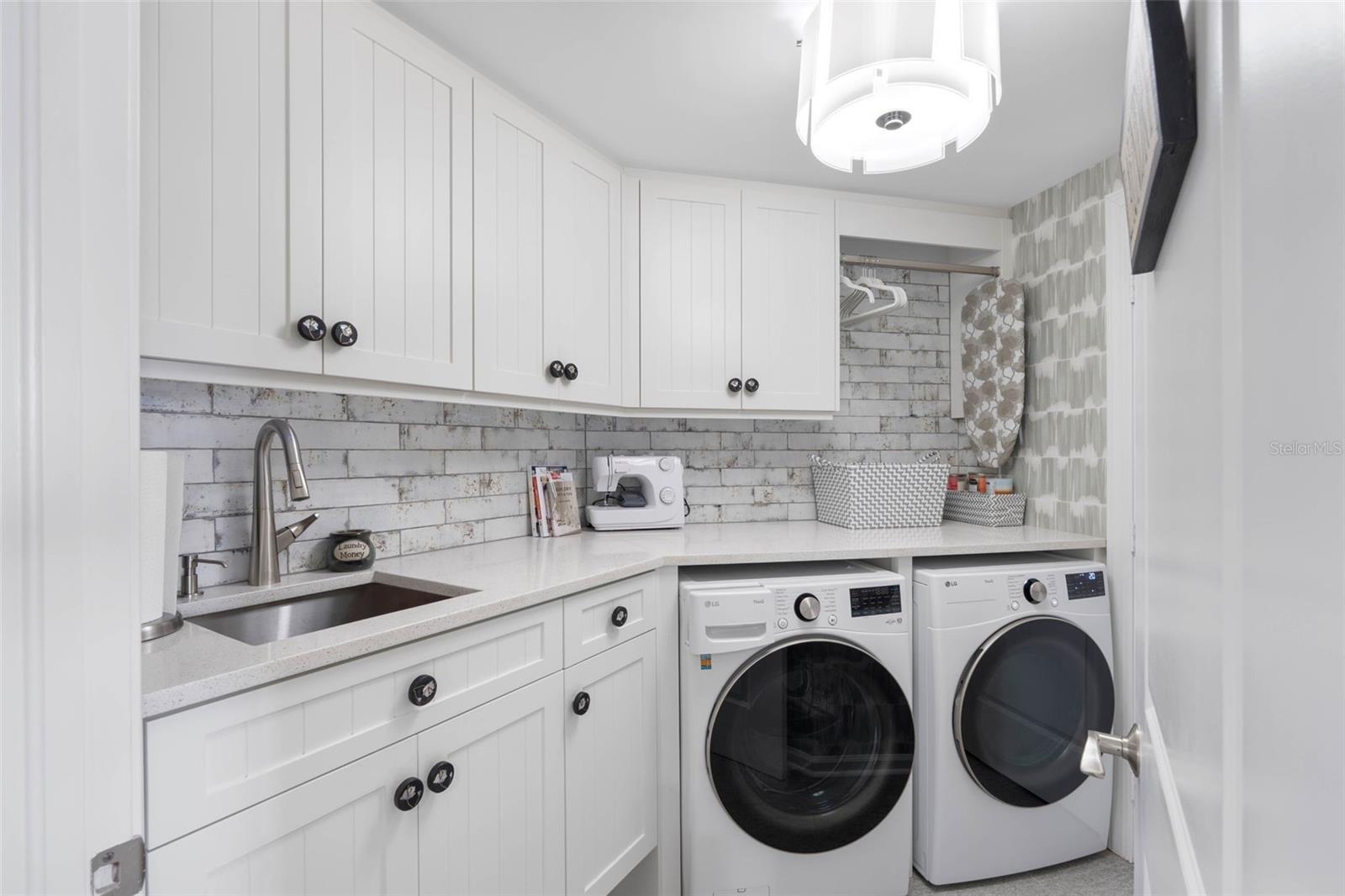 CASTILLO AT WESTSHORE YACHT CL - Residential