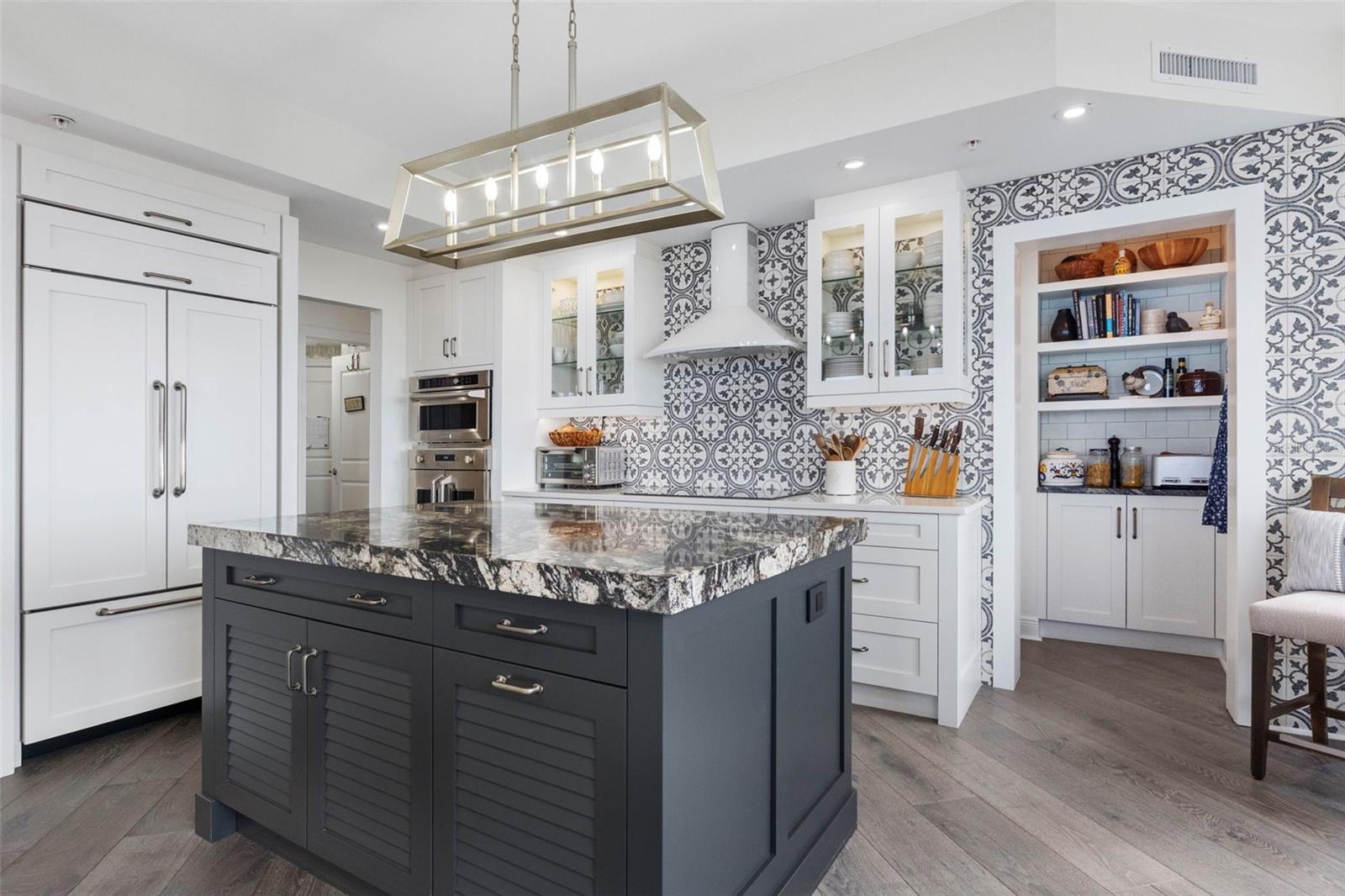 CASTILLO AT WESTSHORE YACHT CL - Residential