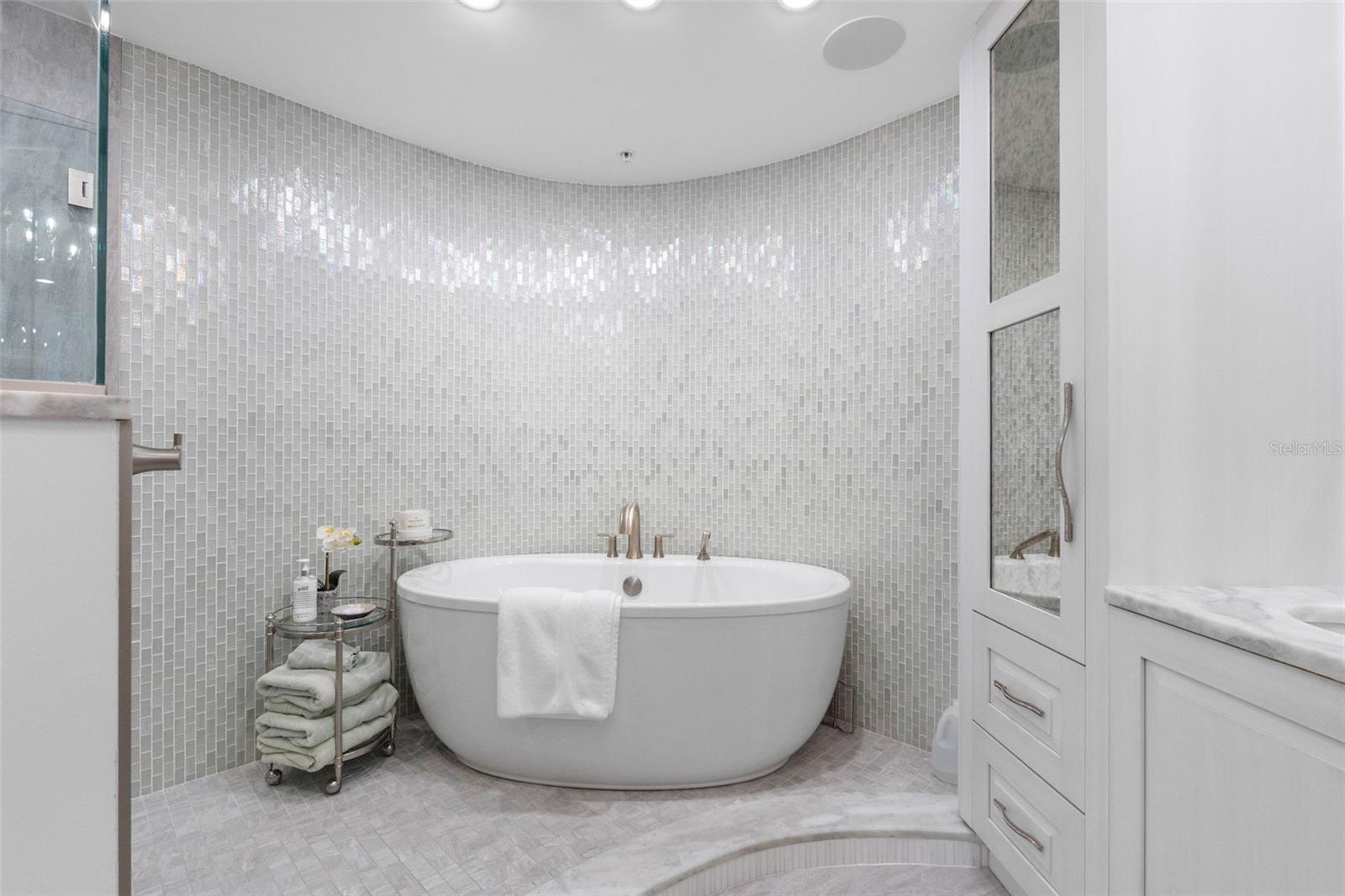 CASTILLO AT WESTSHORE YACHT CL - Residential