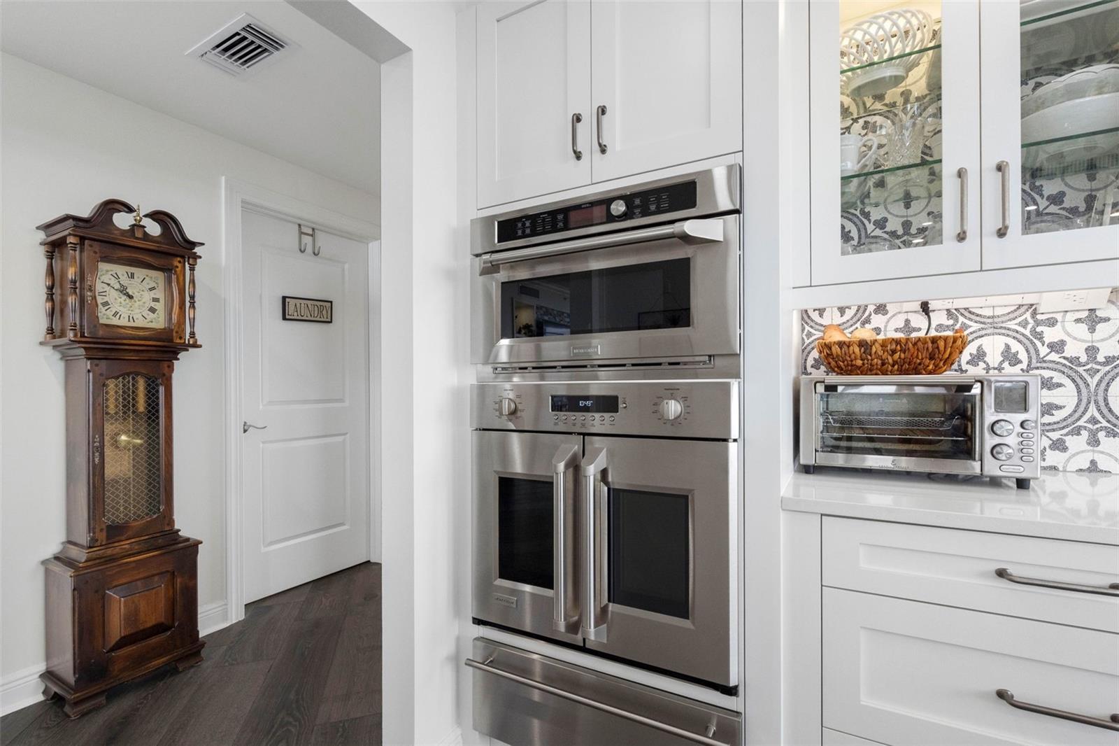 CASTILLO AT WESTSHORE YACHT CL - Residential