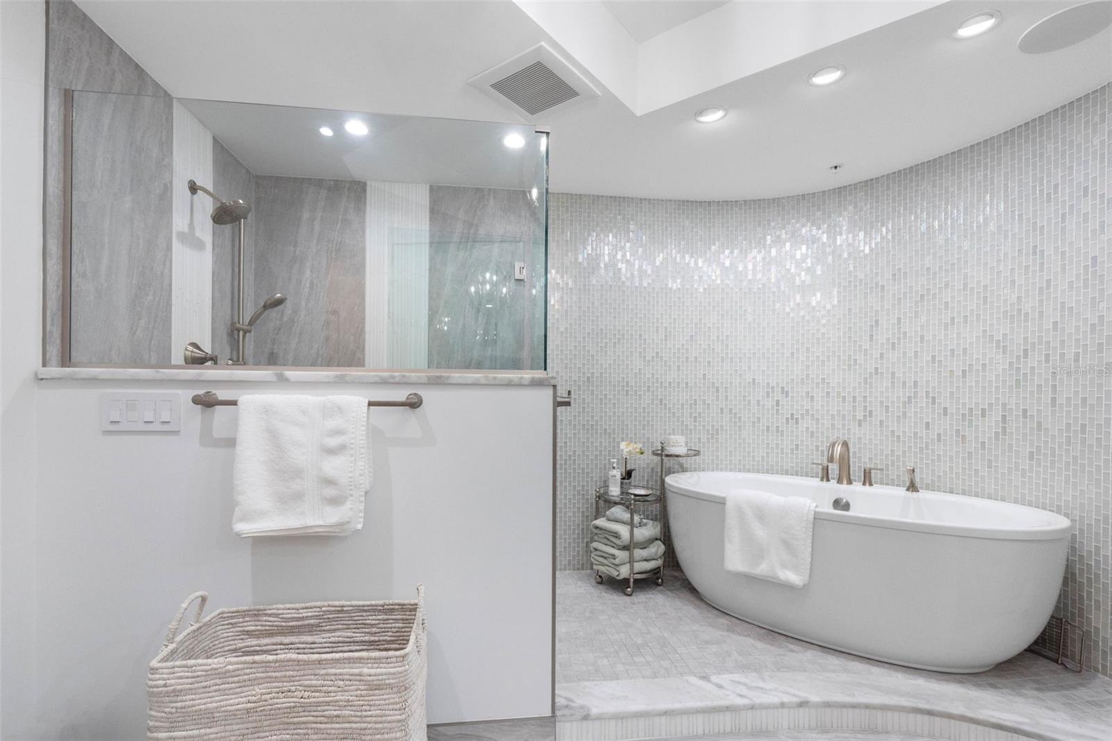 CASTILLO AT WESTSHORE YACHT CL - Residential