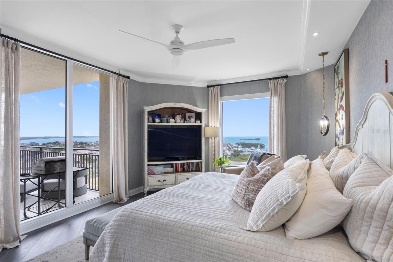 CASTILLO AT WESTSHORE YACHT CL - Residential