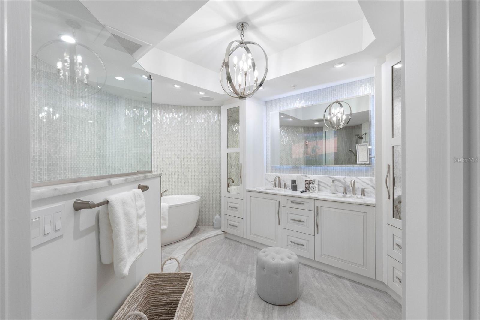 CASTILLO AT WESTSHORE YACHT CL - Residential