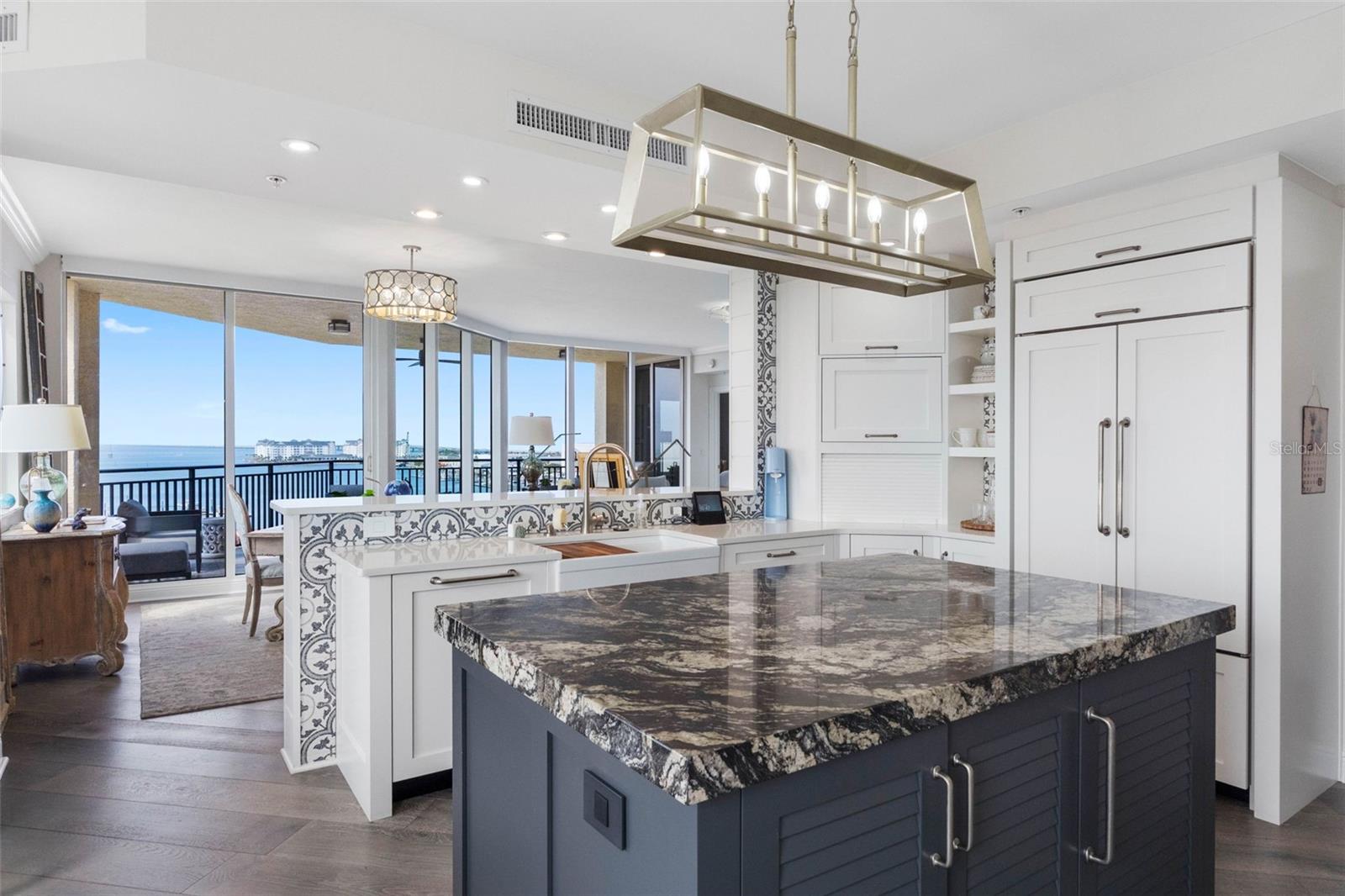 CASTILLO AT WESTSHORE YACHT CL - Residential