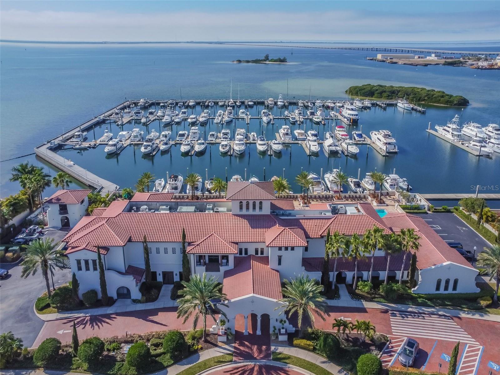 CASTILLO AT WESTSHORE YACHT CL - Residential
