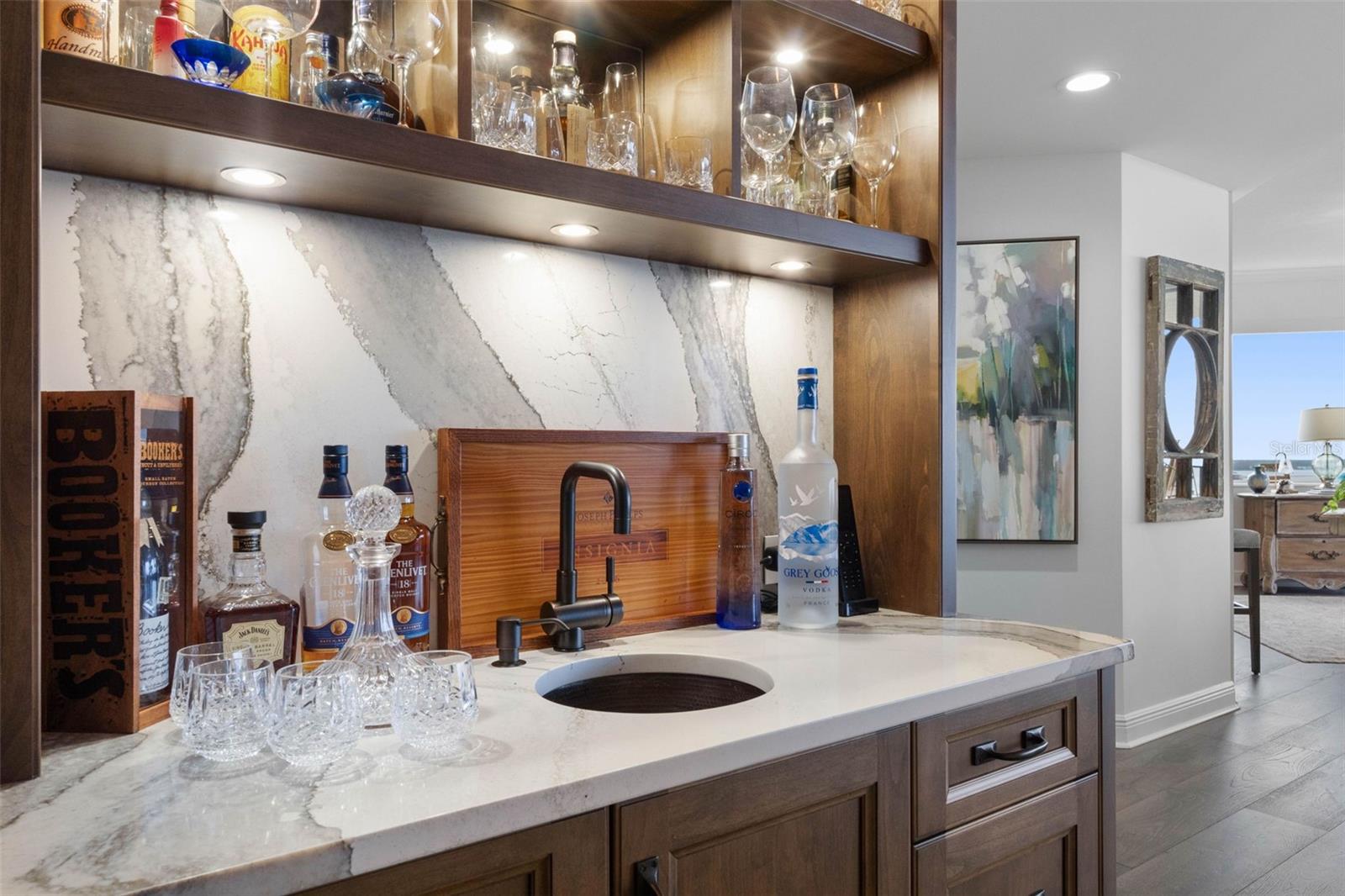 CASTILLO AT WESTSHORE YACHT CL - Residential