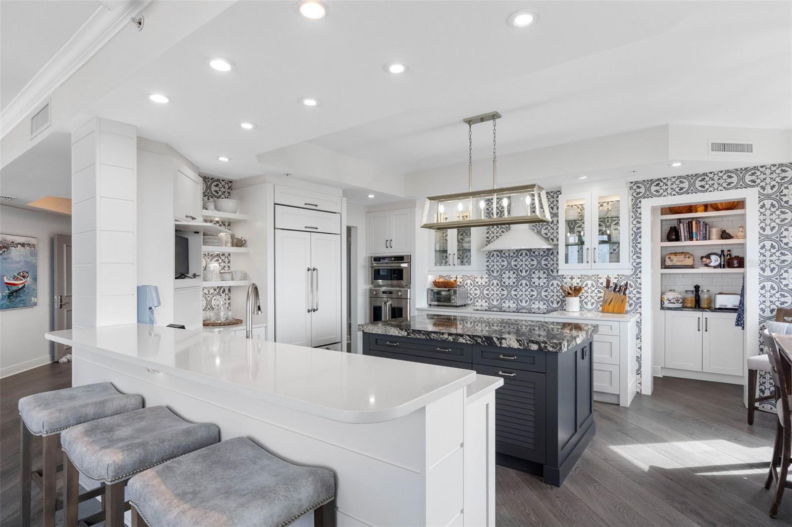 CASTILLO AT WESTSHORE YACHT CL - Residential