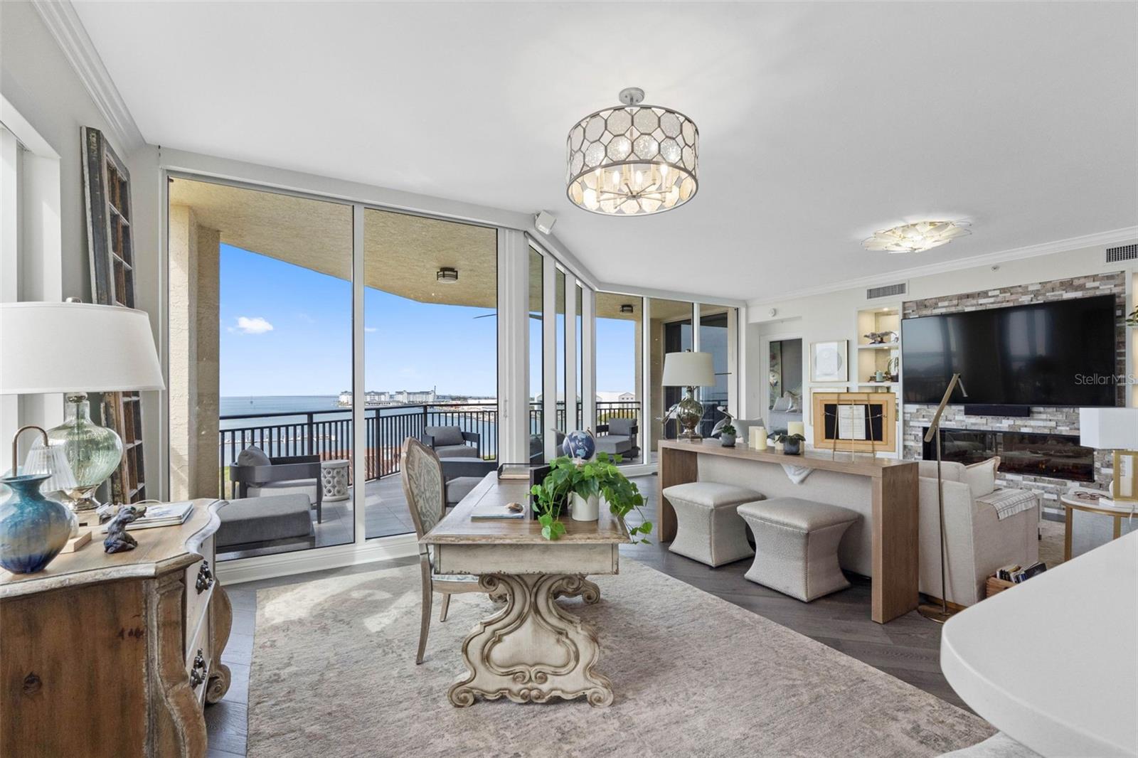 CASTILLO AT WESTSHORE YACHT CL - Residential