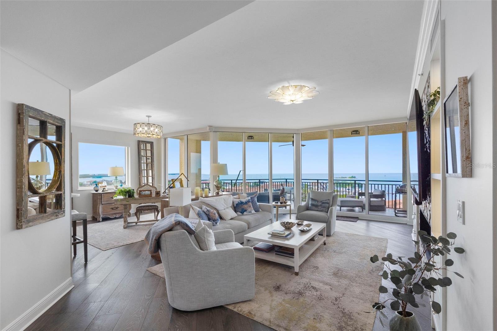 CASTILLO AT WESTSHORE YACHT CL - Residential