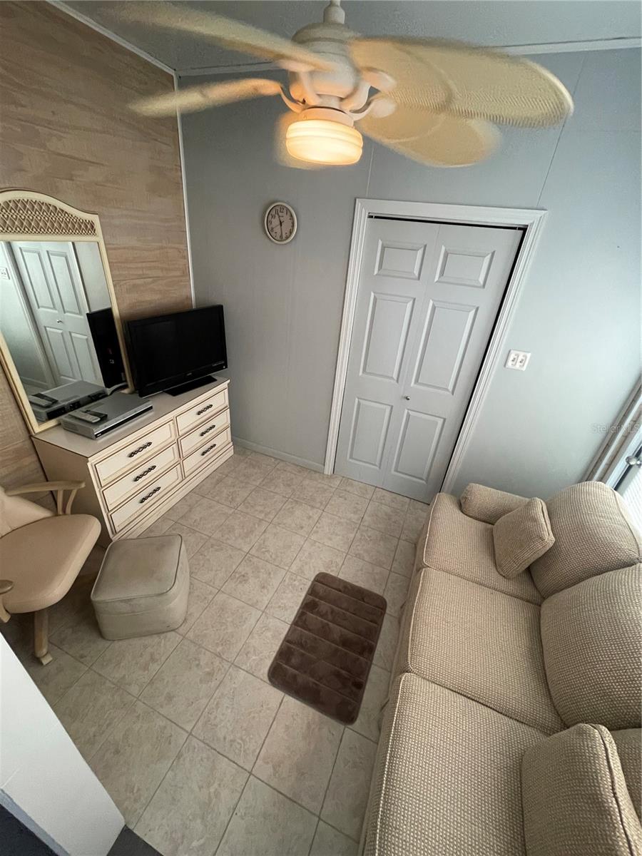 COUNTRY CLUB ESTATES - Residential