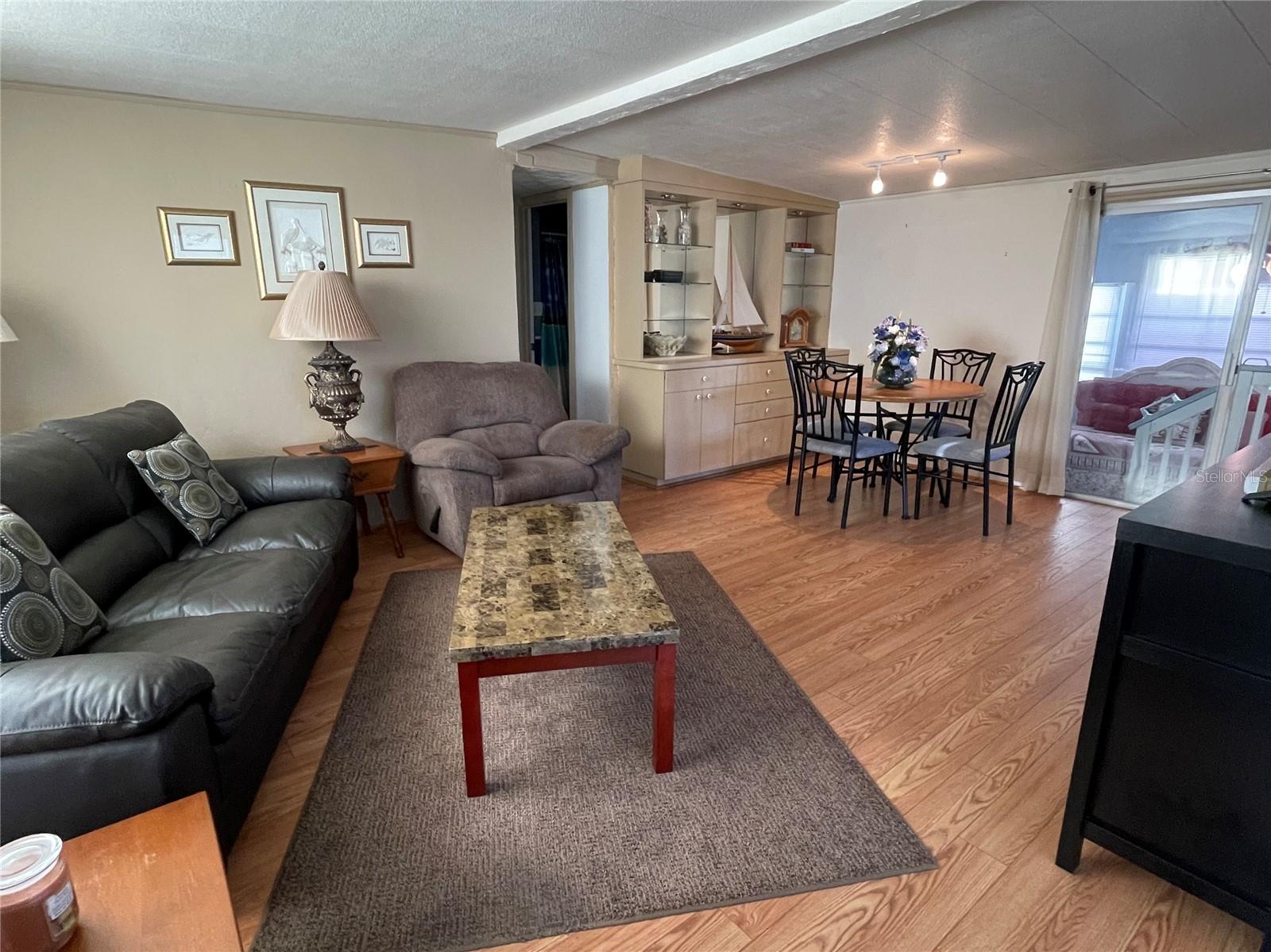 COUNTRY CLUB ESTATES - Residential