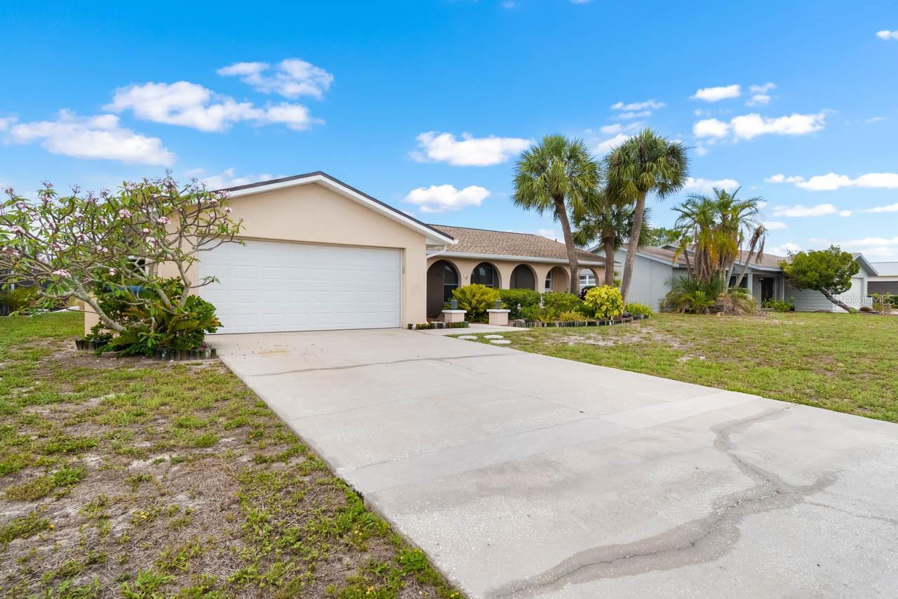 736 FLAMINGO DRIVE
