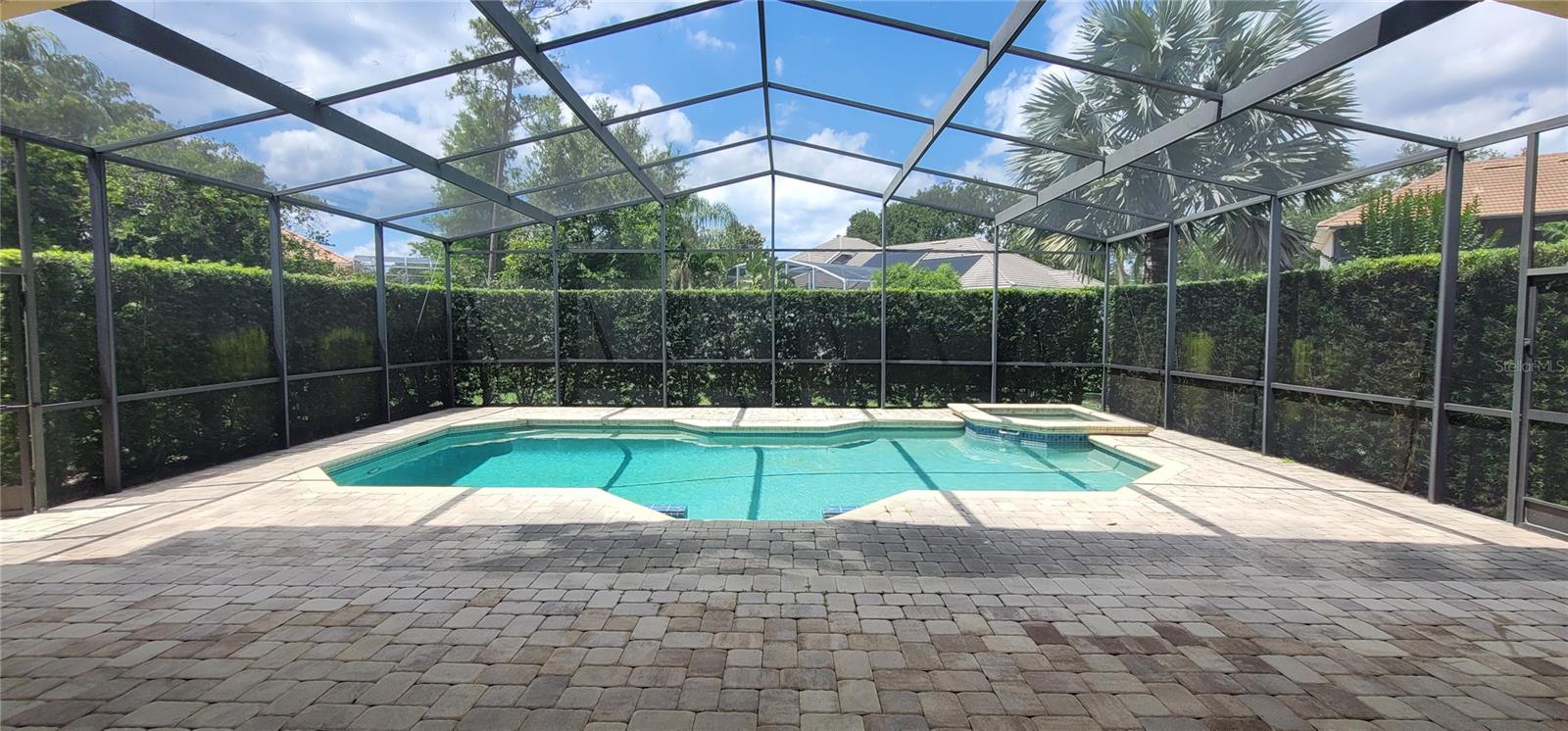 8719 KENMURE COVE