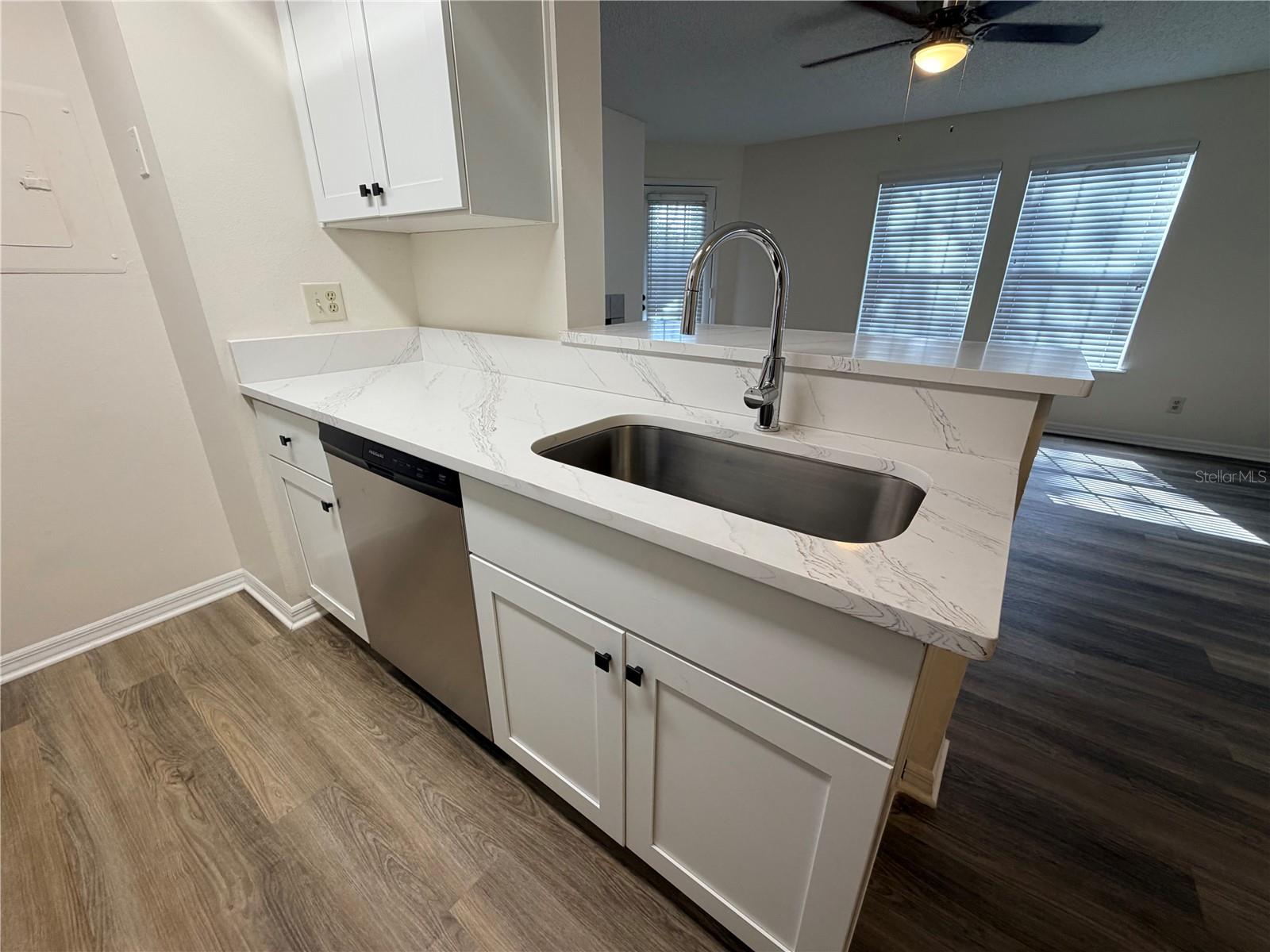 CENTRAL PARK METROWEST CONDO - Residential