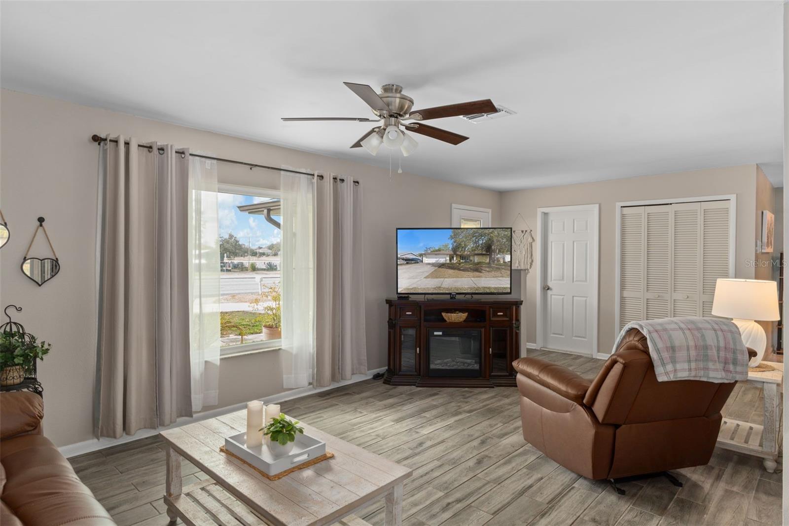 SPRING HILL - Residential