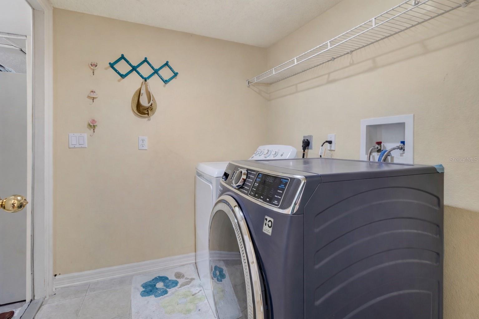 JOHNS LAKE ESTATES - Residential