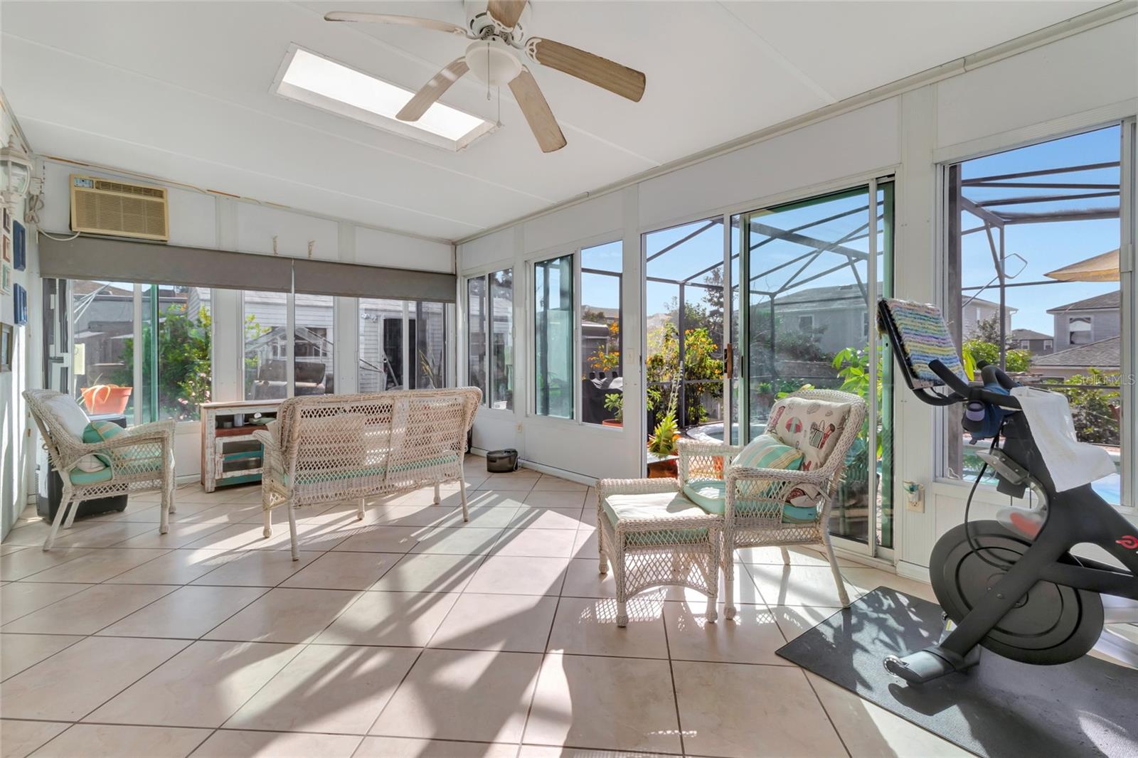 JOHNS LAKE ESTATES - Residential