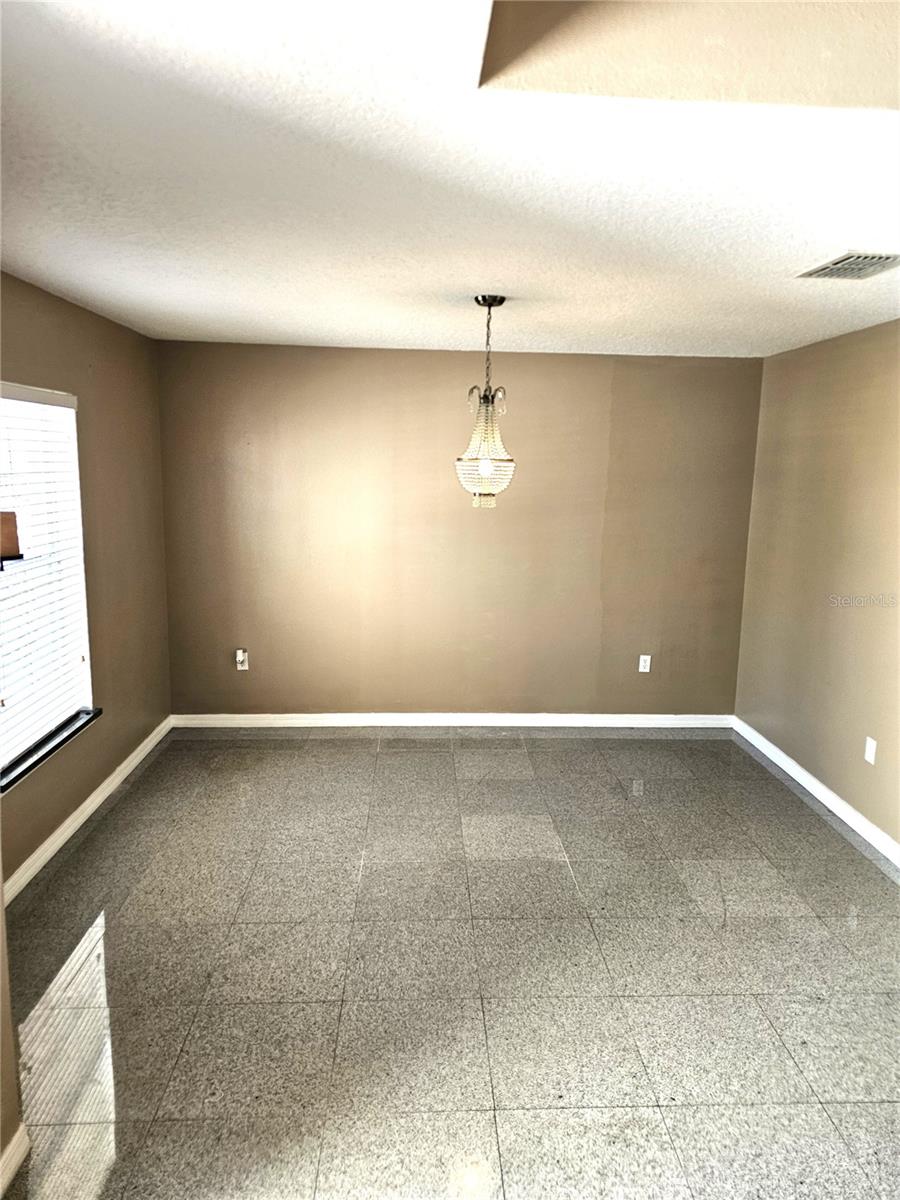 551 STONEWALL AVENUE