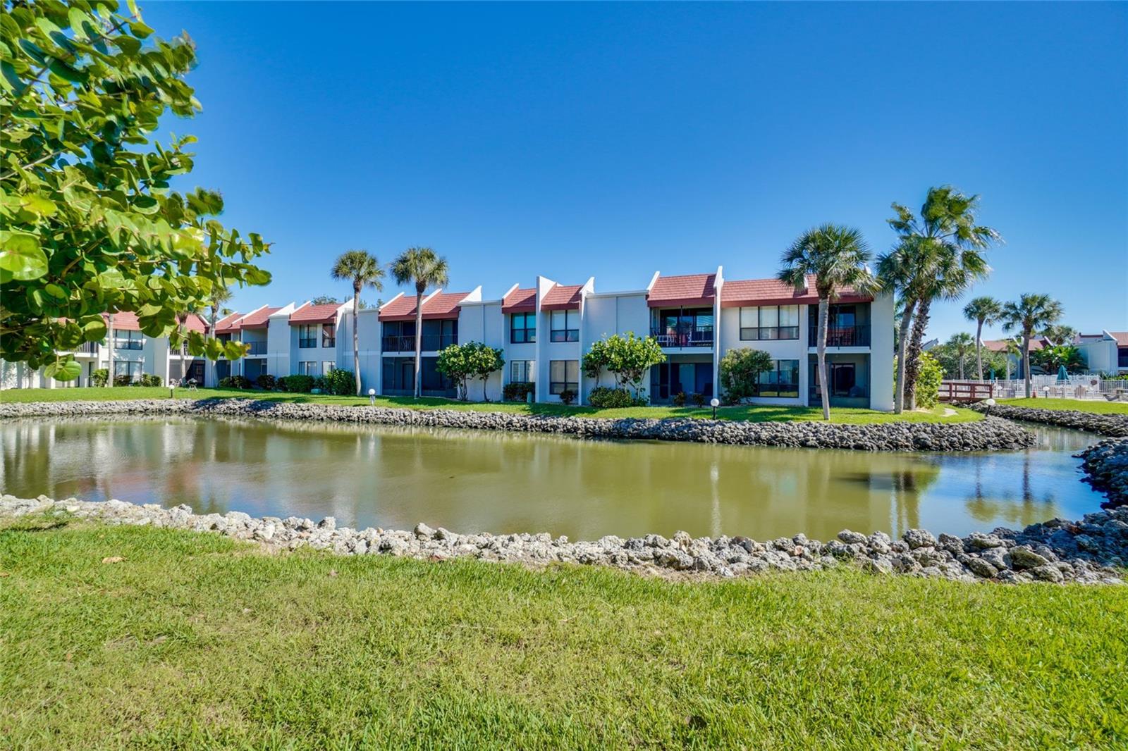 RUNAWAY BAY - Residential