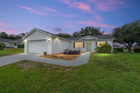 Photo of 9073 SE 136th Loop, Summerfield, FL 34491 (MLS # OM708306) Photo of 9073 SE 136th Loop, Summerfield, FL 34491 (MLS # OM708306)