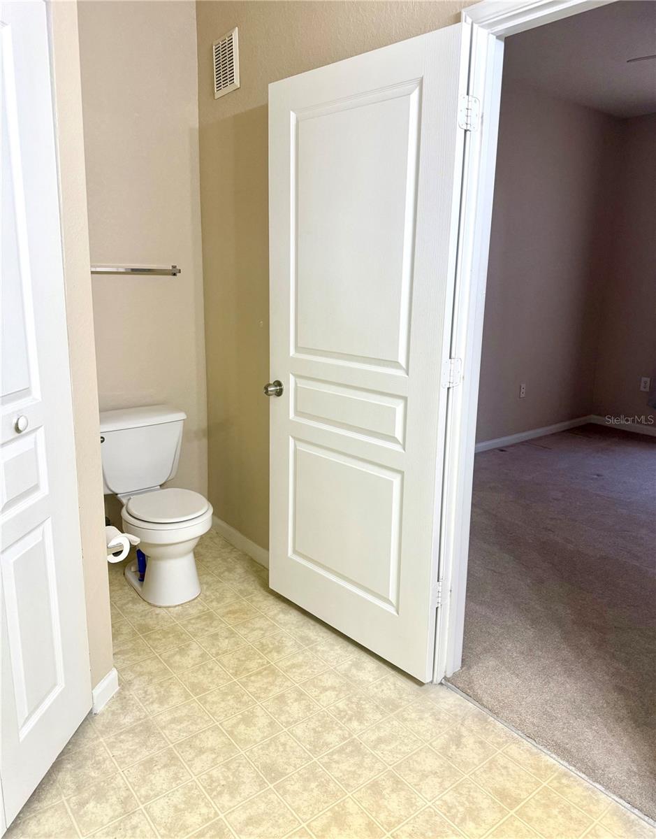 OXFORD PLACE AT TAMPA PALMS A CONDO - Residential