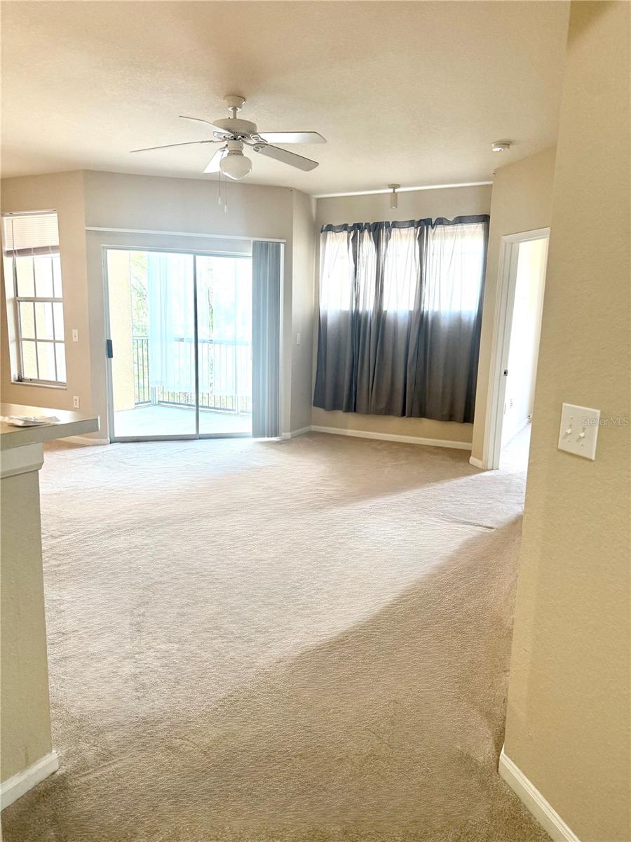 OXFORD PLACE AT TAMPA PALMS A CONDO - Residential