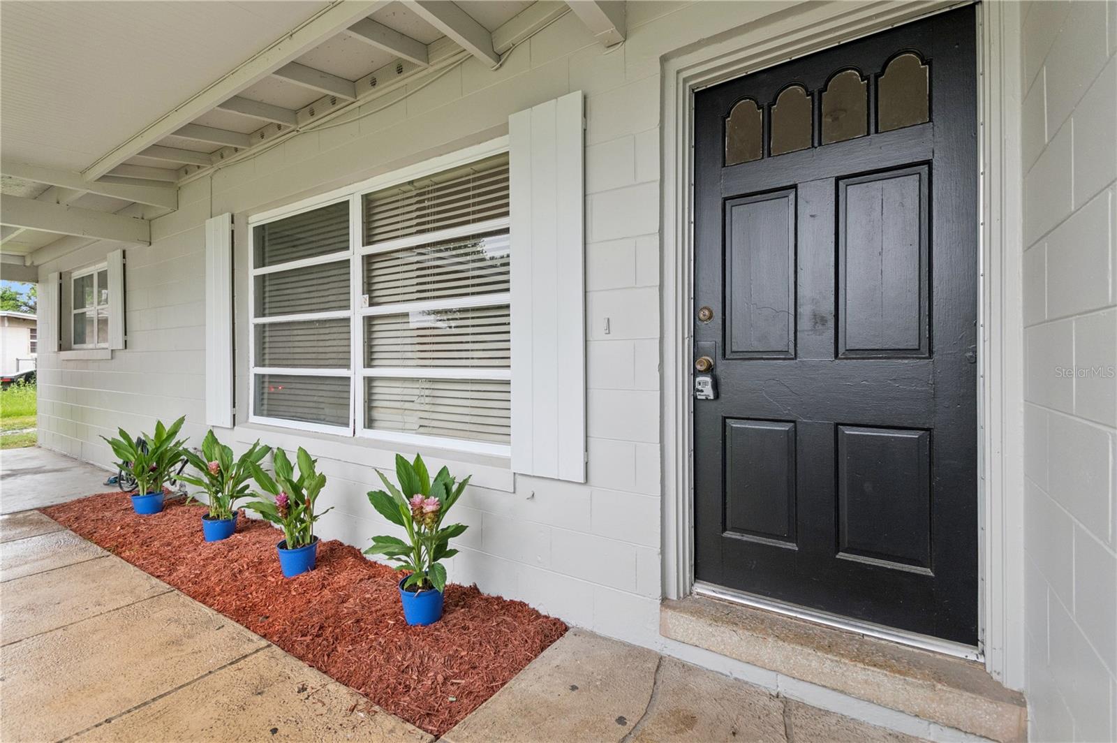 941 GREY OAK COURT