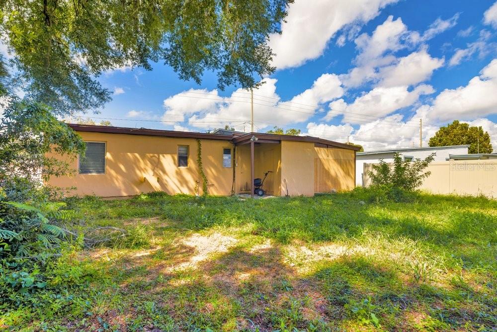 1227 N PINE HILLS ROAD