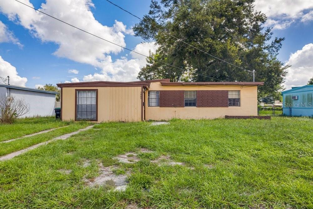 1227 N PINE HILLS ROAD