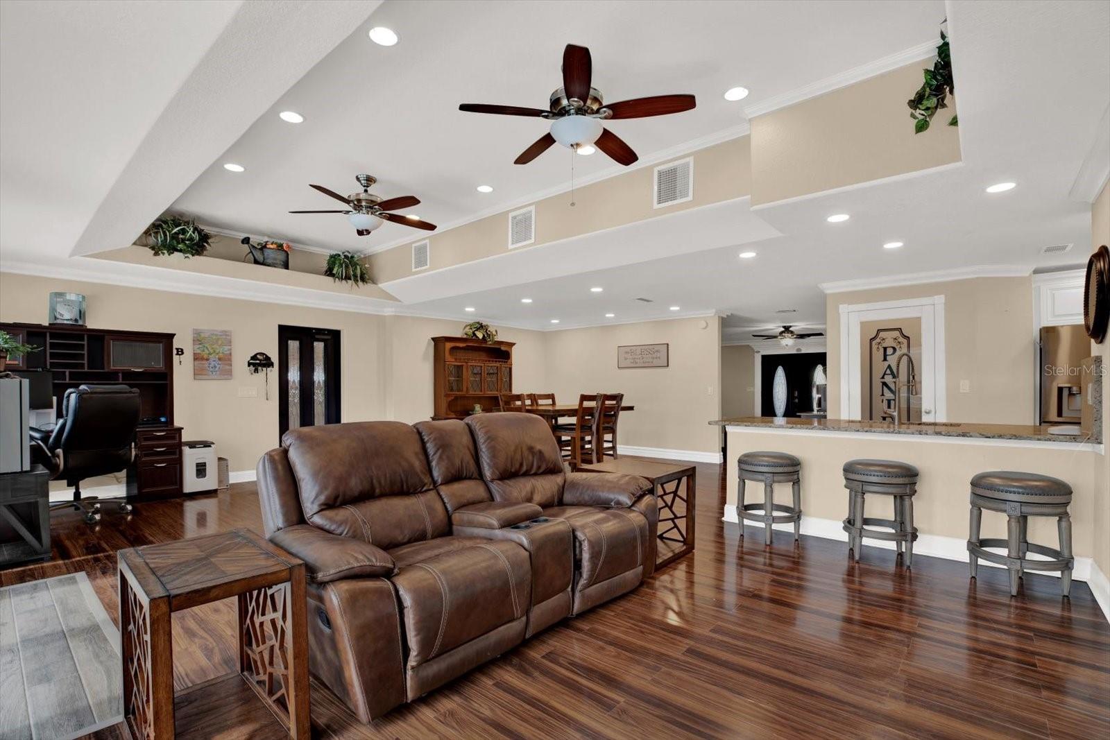 6219 WENDELL DRIVE