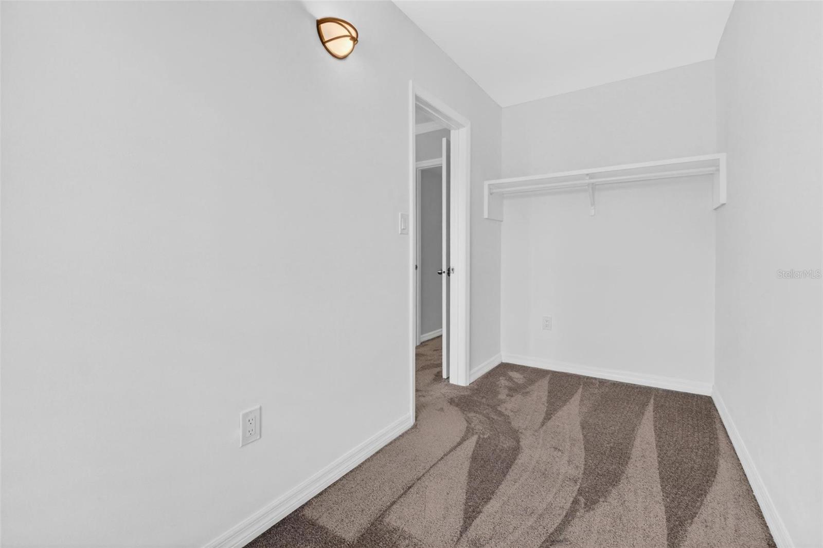 PENTHOUSE GROVES - Residential