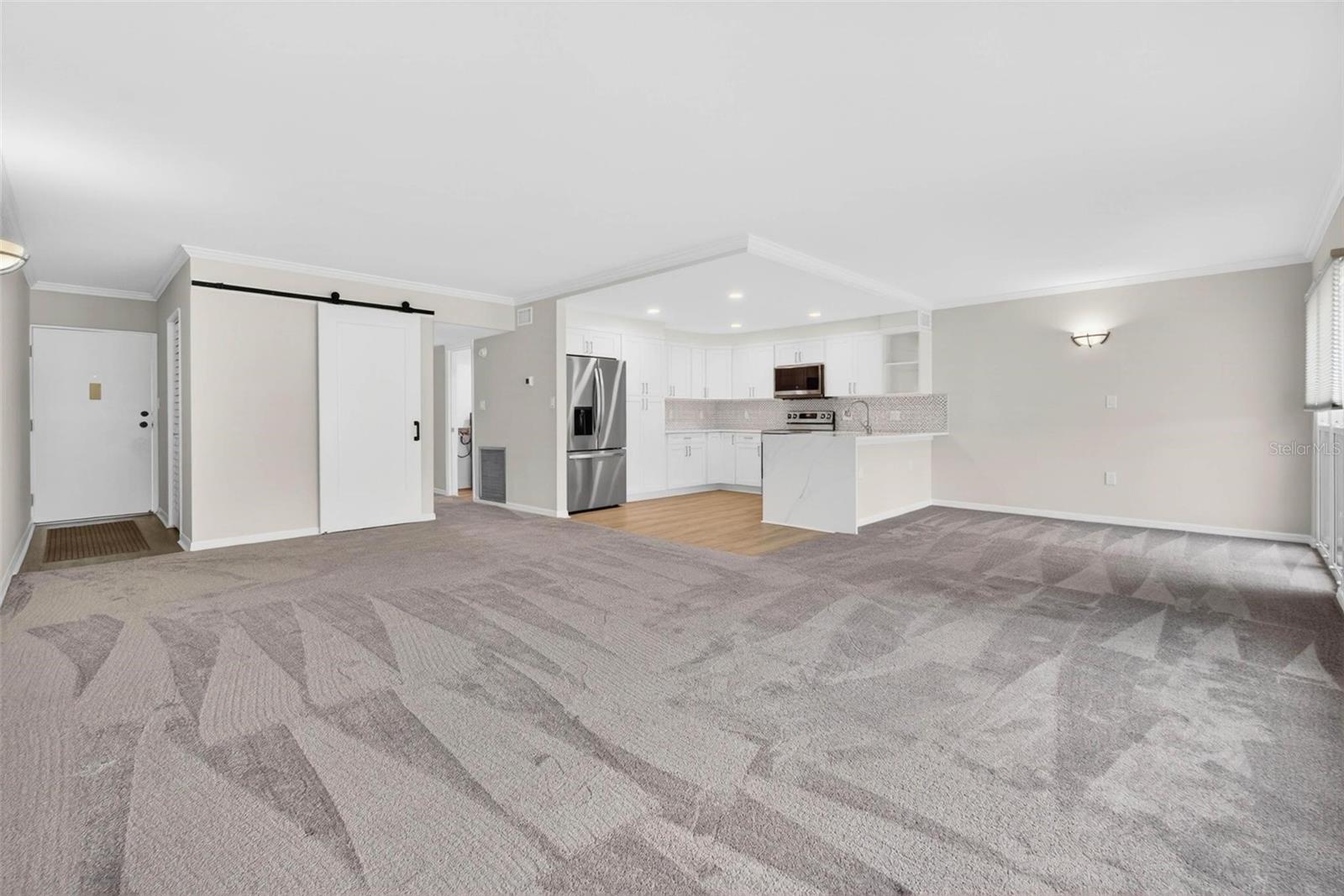 PENTHOUSE GROVES - Residential