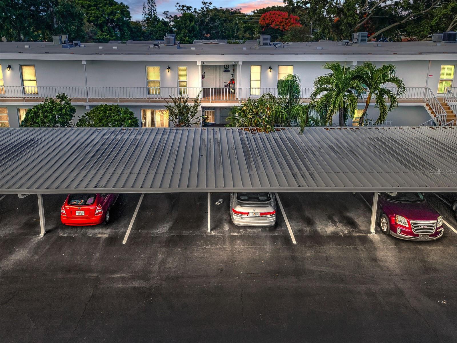 PENTHOUSE GROVES - Residential