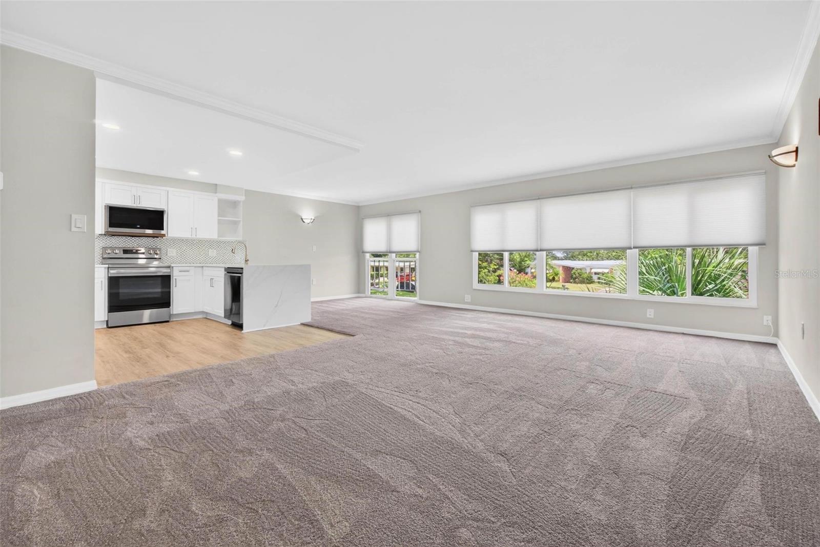PENTHOUSE GROVES - Residential