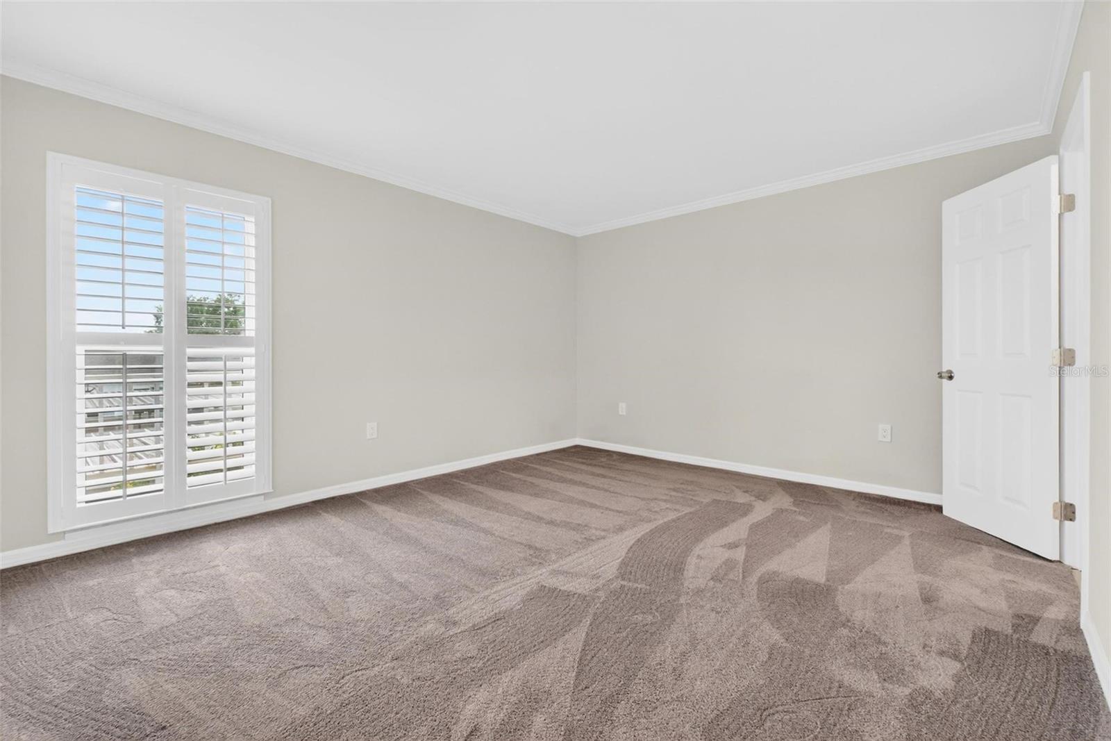 PENTHOUSE GROVES - Residential