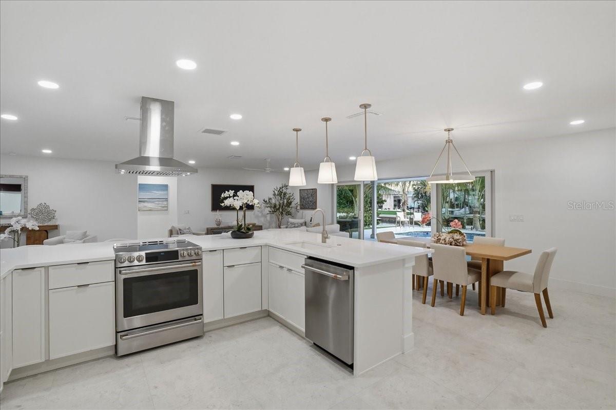 KEY ROYALE 15TH ADD - Residential